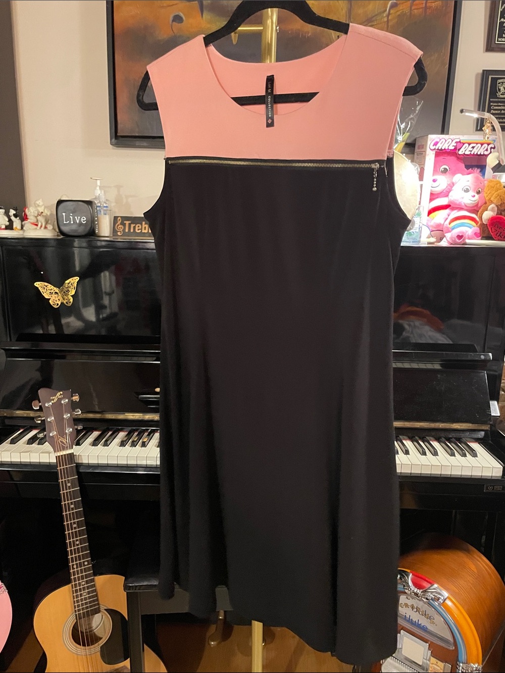 Lori M Sleeveless Pink Yoke and Black Midi Shift Dress with Zip Accent